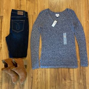 NWT Women's Old Navy Blue and White V-Neck Sweater Size XS